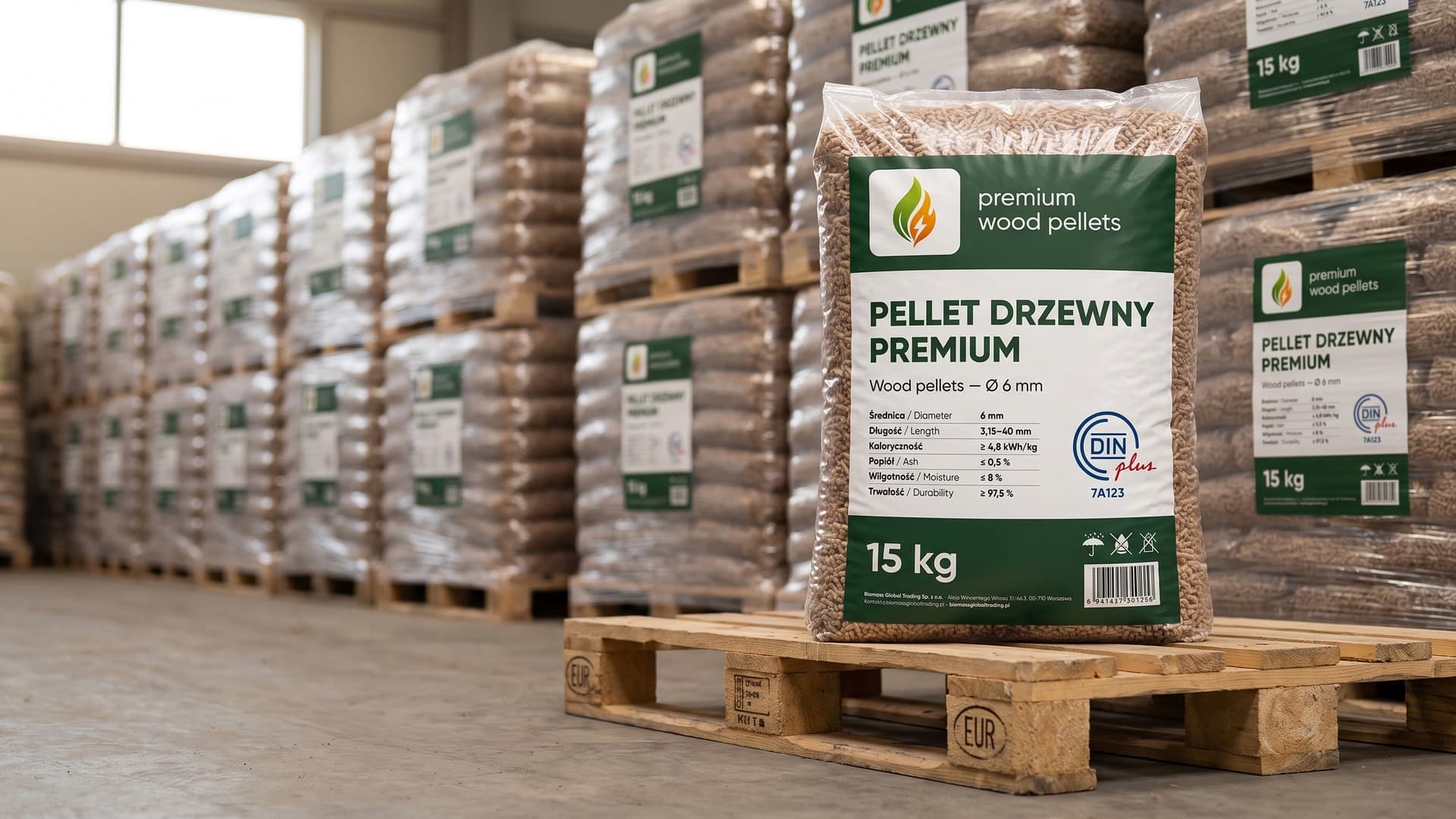 Worek pelletu drzewnego premium 15 kg Biomass Global Trading na palecie EUR w magazynie